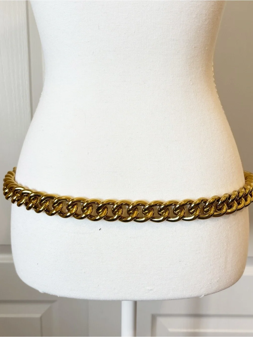 Banana Republic Andi Chain Waist Belt Black Leather Gold Hardware Women’s Medium